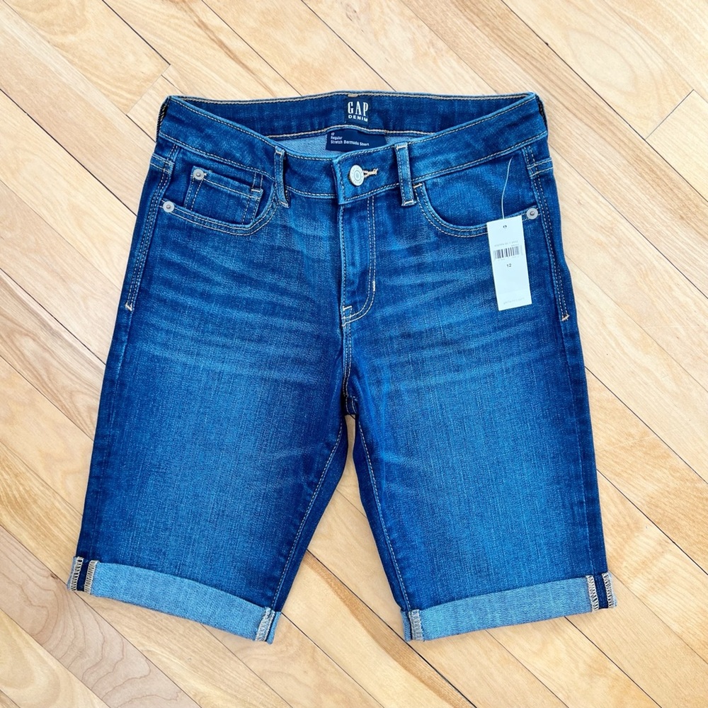 NWT Gap Stretch Bermuda Shorts - Size 12